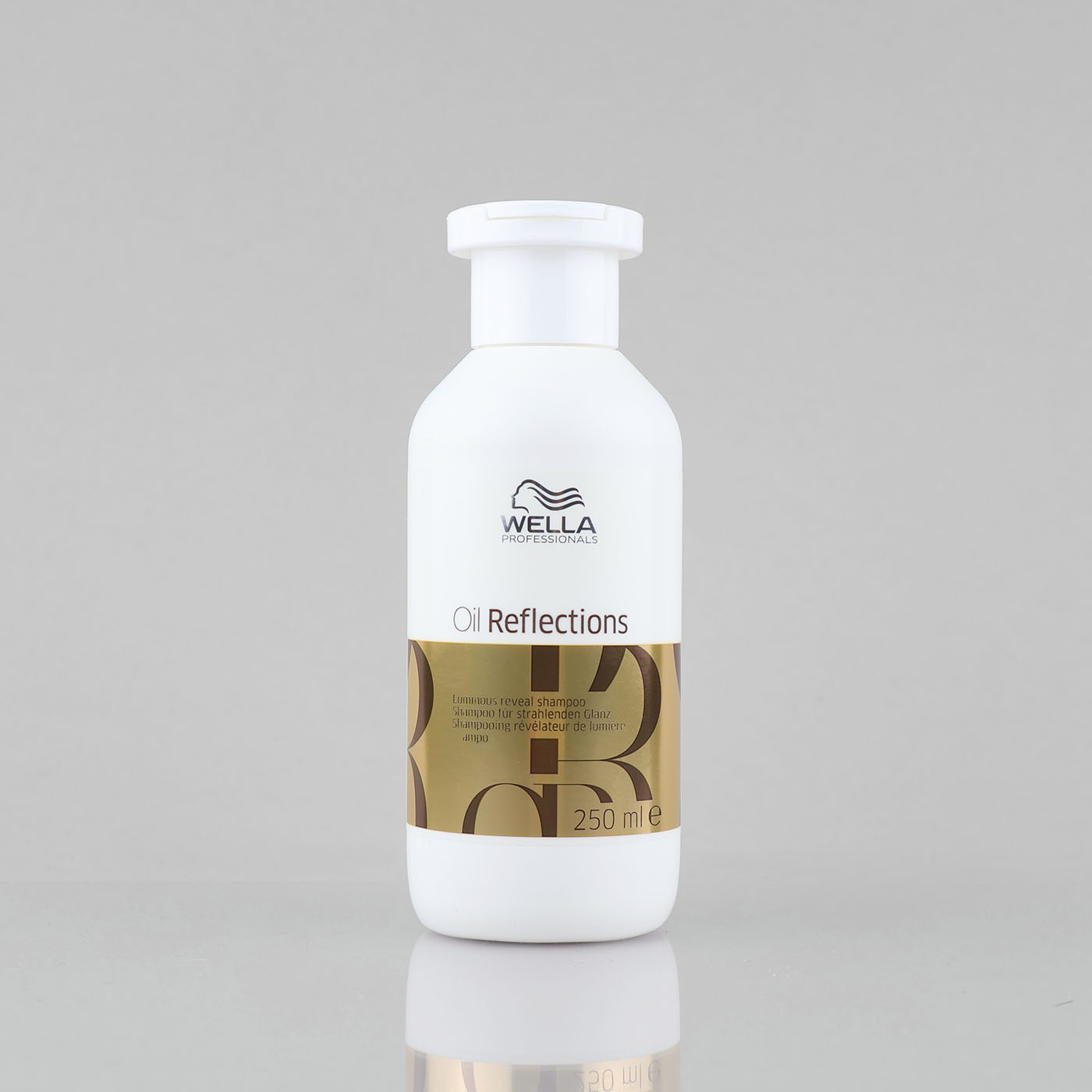 Wella Professionals Oil Reflections Luminous Reveal spindesio suteikiantis plaukų šampūnas, 250 ml